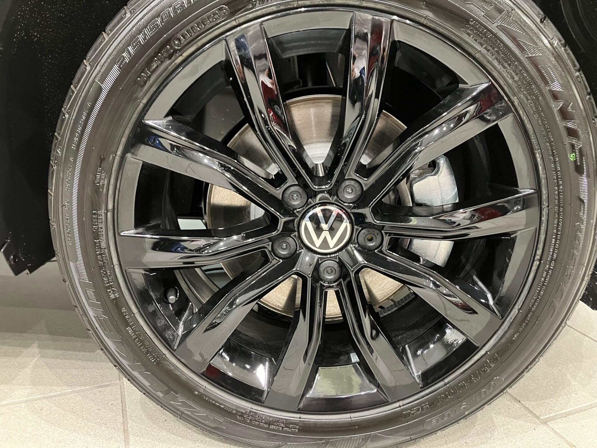 VW純正タイヤ現行T-ROC4本215/50R18 あるける 92W FALKEN 6分山